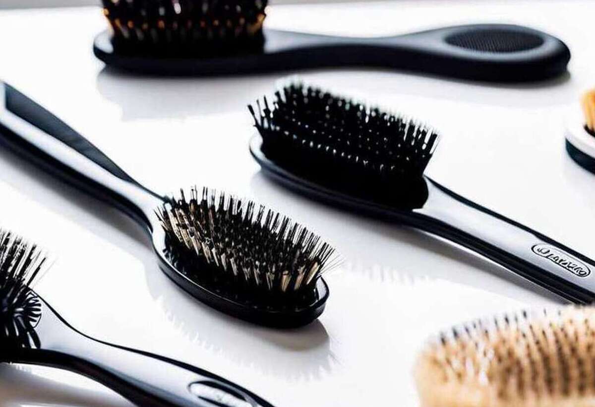Brosses pour cheveux fins : comment éviter de les abîmer ?